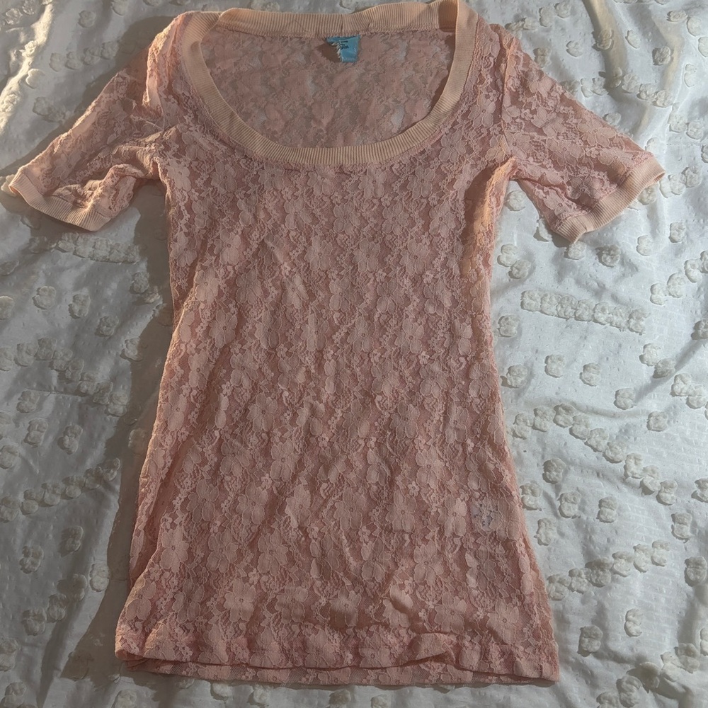Cute pink rose lace top size Small